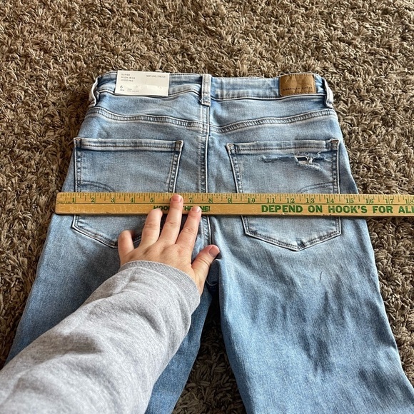 American Eagle nwt damaged return distressed super high rise jegging - Picture 4 of 16